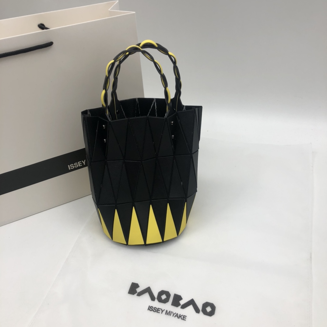 Issey Miyake ～三宅一生 8月新款 菜篮子大小号