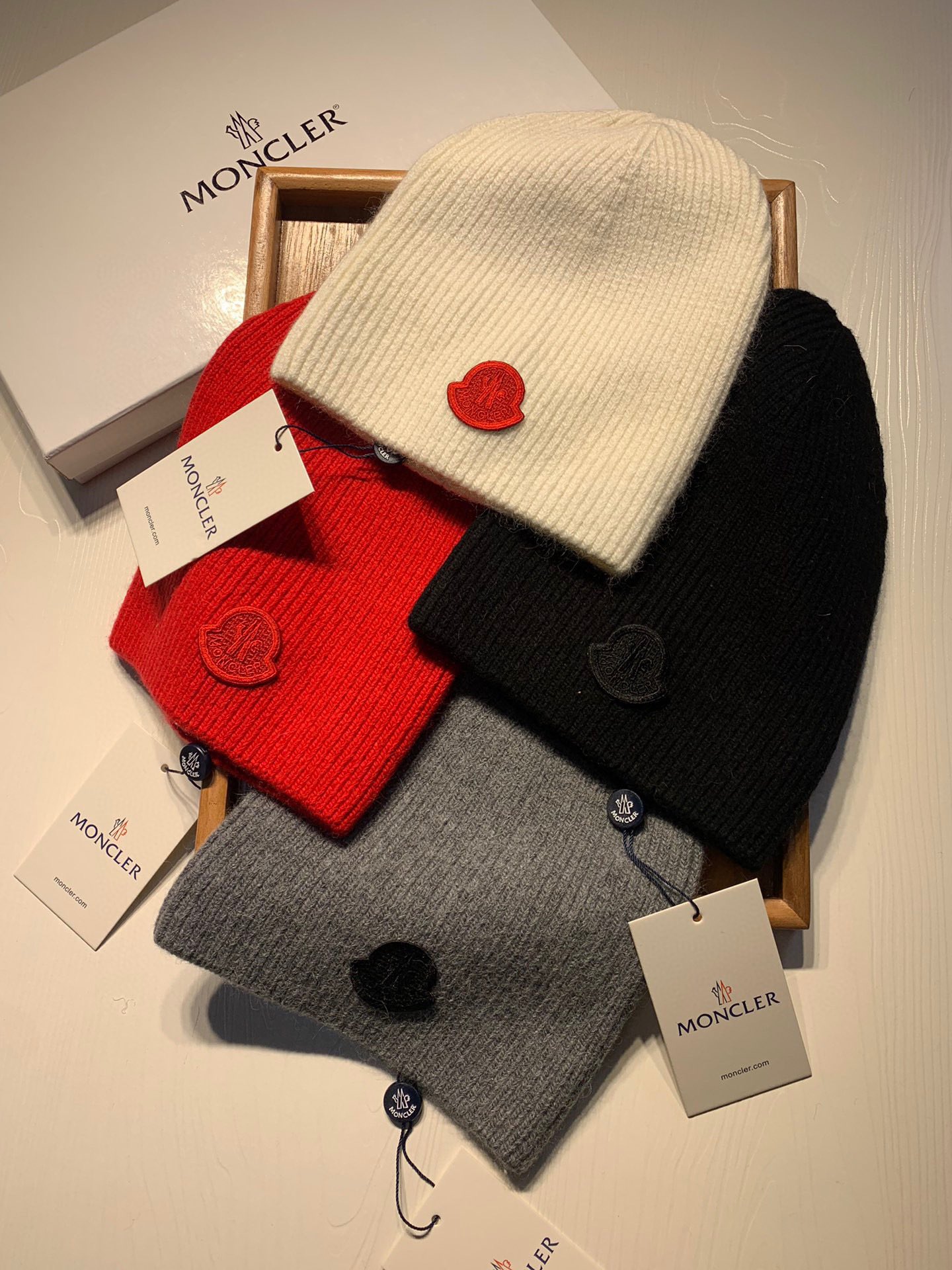 NO:362181,.Covered. [Wool Single Hat] Customers provide wool!  A precious collection of soul hats!  Guest color yarn is very beautiful!  classic!  The touch is soft and greasy. 70 wool 30 rabbit hair. A lamb combed lamb can only produce 30-40g of wool. Such a hat requires three or four lambs. Don’t use ordinary hats on the market to pretend to be. Is the yarn supplied by customers good? The market goods are incomparable!  The top-notch luxury of materials is the charm of the product. Easy access to the counter. Those who mix in the counter must receive it. They love every color. And they are beautiful and endurable!  Men, women, young and old can wear it!  You can beautify the real thing~ Hat Straw Hat Fisherman's Hat Baseball Hat Knitted Hats, Hats, Moncler, espadrilles, hats.蒙口.【羊毛单帽】客供小羊毛！珍贵典藏的灵魂帽子！客供色纱.每个颜色都非常好看！经典！手感软腻.70羊毛30兔毛.一只小羊精梳过的小羊仅能产出30-40g的羊毛.这么一个帽子得三四只小羊.不要拿市面上普通帽子冒充相比.客供的纱线好吗.市场货没得比！用料顶级奢华这就是产品的魅力.轻松出入专柜.混专柜的来必收.素色每个颜色都爱.而且美耐级了！男女老少均可用佩戴！见到实物你们能美化了～帽子草帽渔夫帽棒球帽针织帽,帽子,Moncler,espadrilles,hats,hat