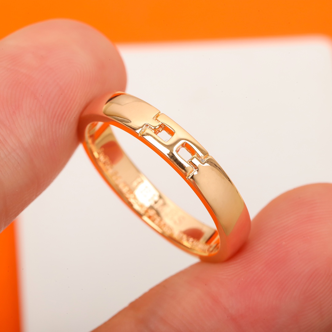 【】猪鼻子带钻戒指 官网86 00+ 可订做18K真金真钻版，只做对版真金货，价询客Fu力与美的结合，精