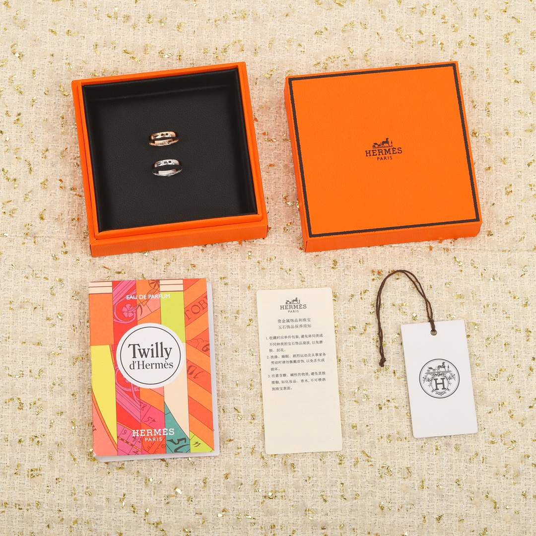 【】猪鼻子带钻戒指 官网86 00+ 可订做18K真金真钻版，只做对版真金货，价询客Fu力与美的结合，精