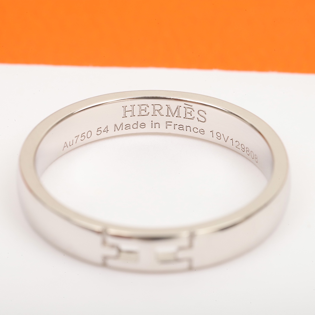 【】猪鼻子带钻戒指 官网86 00+ 可订做18K真金真钻版，只做对版真金货，价询客Fu力与美的结合，精