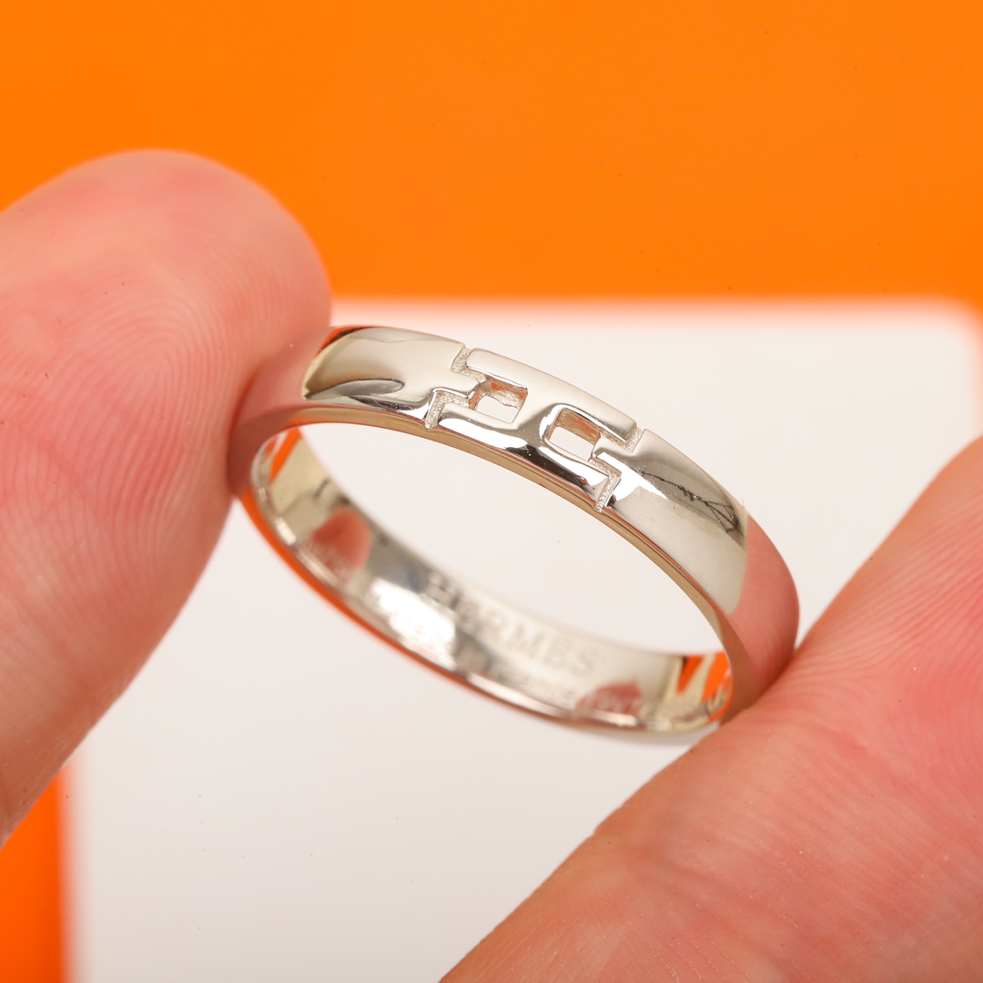 【】猪鼻子带钻戒指 官网86 00+ 可订做18K真金真钻版，只做对版真金货，价询客Fu力与美的结合，精