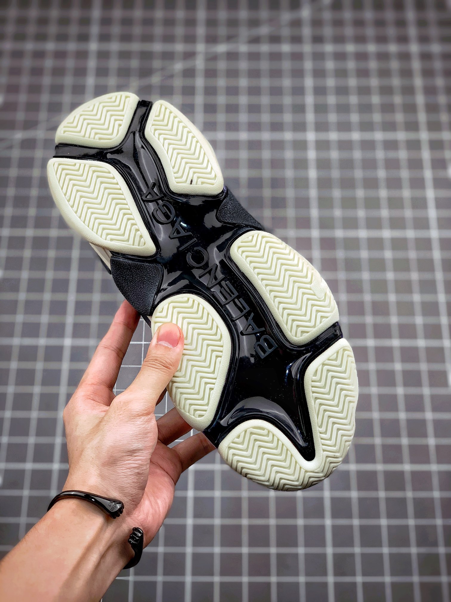 Miniatura 7