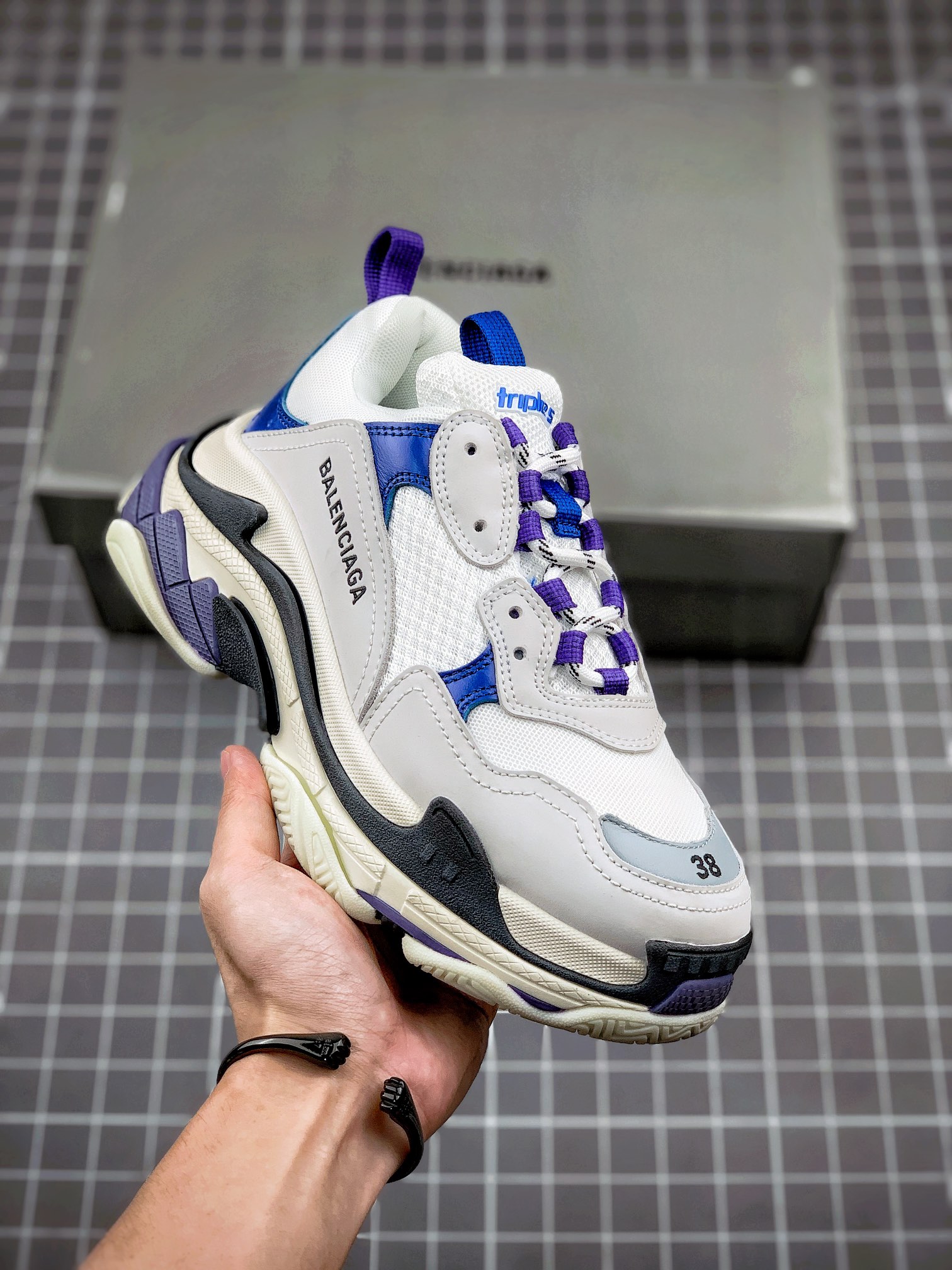 ✈️Balenciaga Triple S Gris Azul Balenciaga Hecho en Italia versión original pura 💯 Fuente correcta bordado e…