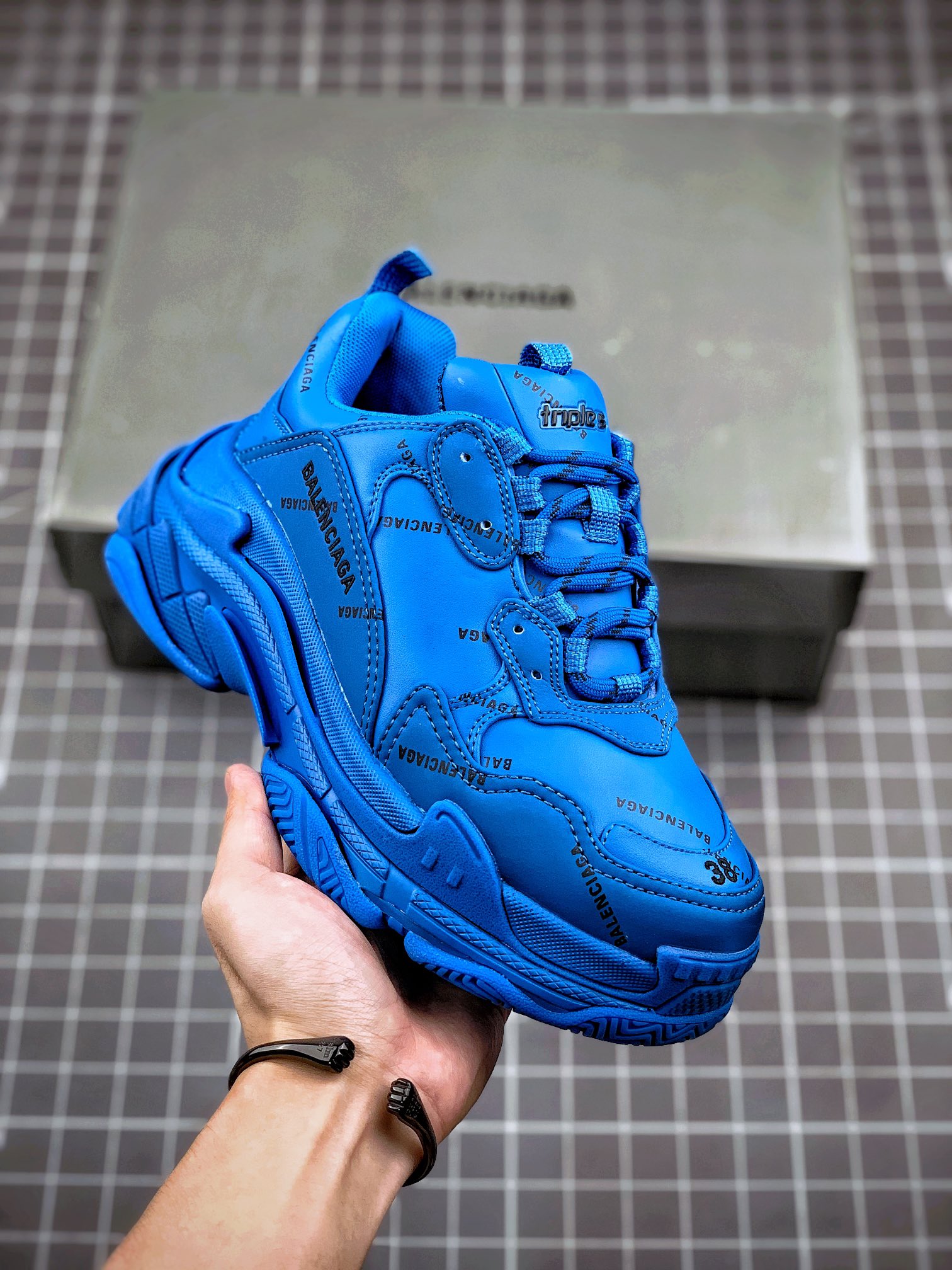 ✈️Balenciaga Triple S azul de marca compartida Balenciaga pura versión original hecha en Italia💯 Fuente correcta borda…