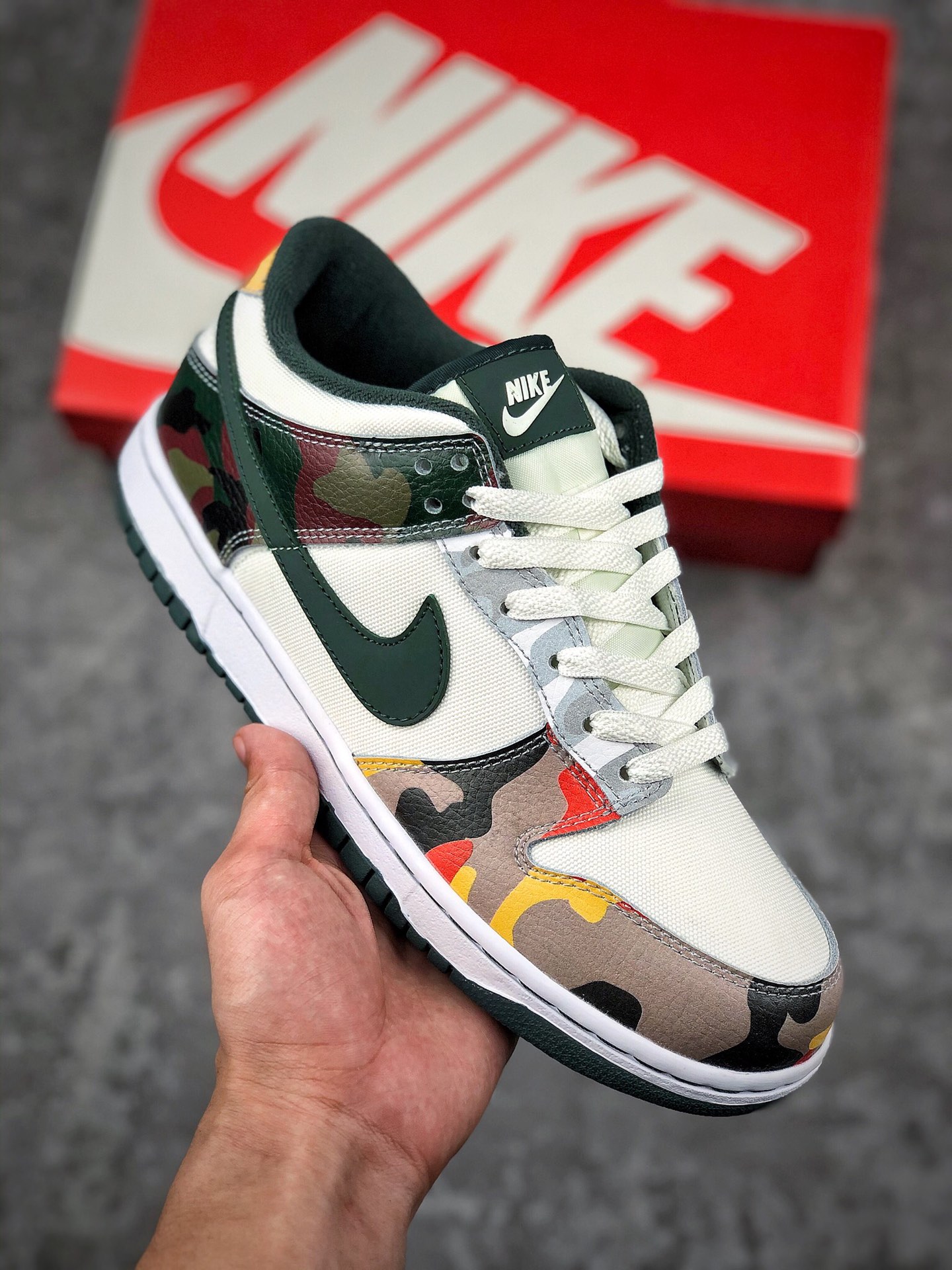  终端放货
Nk SB Dunk Low “Sail Multi-Camo” 
迷彩不对称鸳鸯 大厂出品 极力推荐
原装头层材料 独家版型蒸餾加工
帶來的是更好的视觉和脚感体验
大厂纯原品质出货 清洁度 电绣工艺 皮料切割干净无任何毛边 细节完美
货号：DH0957-100
尺码：36 36.5 37.5 38 38.5 39 40 40.5 41 42 42.5 43 44 45 46