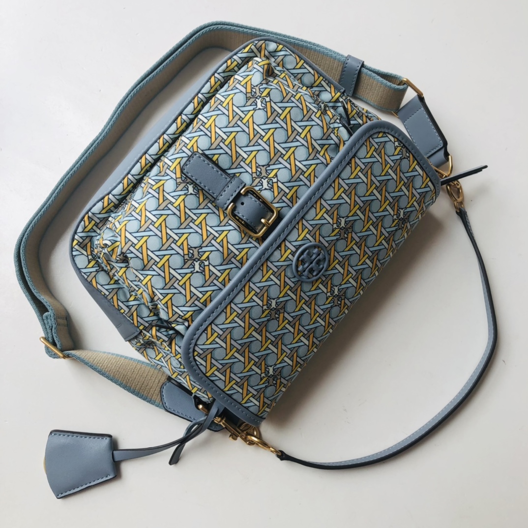 The nylon pack, which is hand-held and one-shoulder-slashed back, is good for all - 图片 5