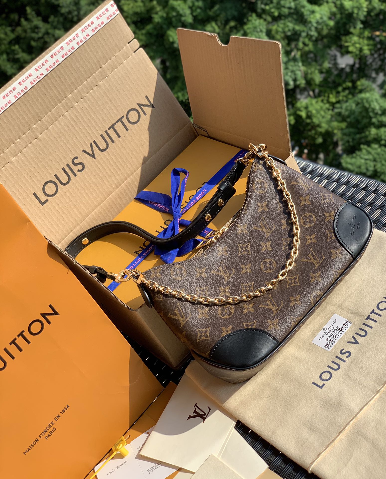 🌼 m45831尺寸：29 x 16 x 9.5 cm 黑色！香港贸易公司订单！！牛角造型 经典老花 外