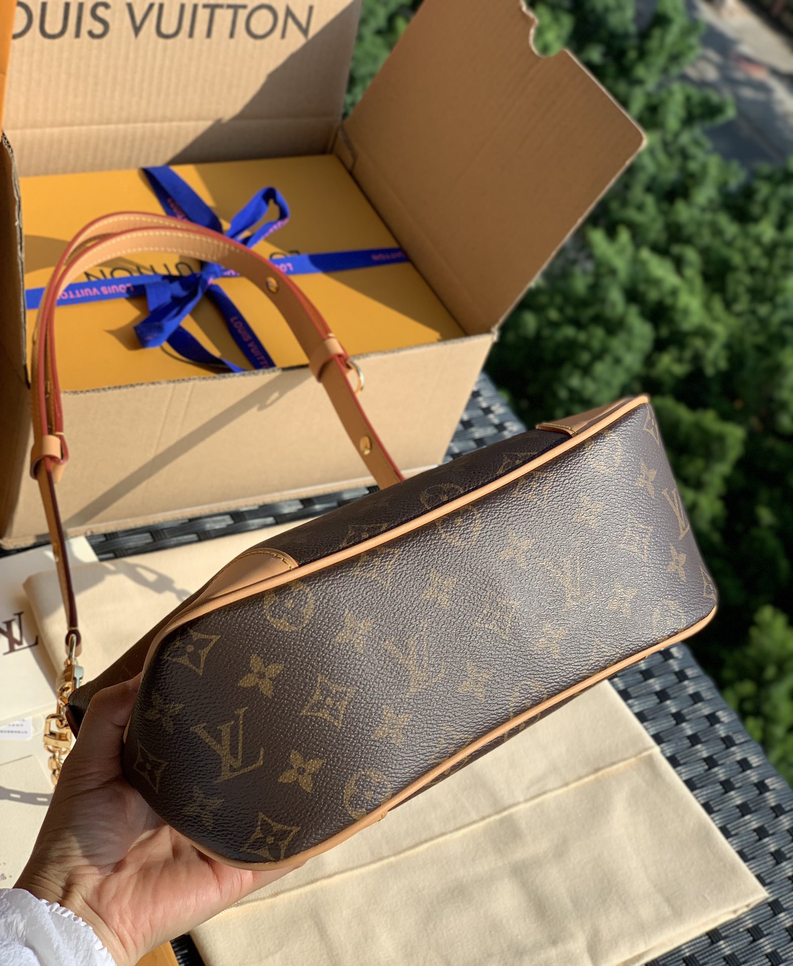 🌼 m45832尺寸：29 x 16 x 9.5 cm 咖色！贸易公司订单！！2021ss——多功能的B