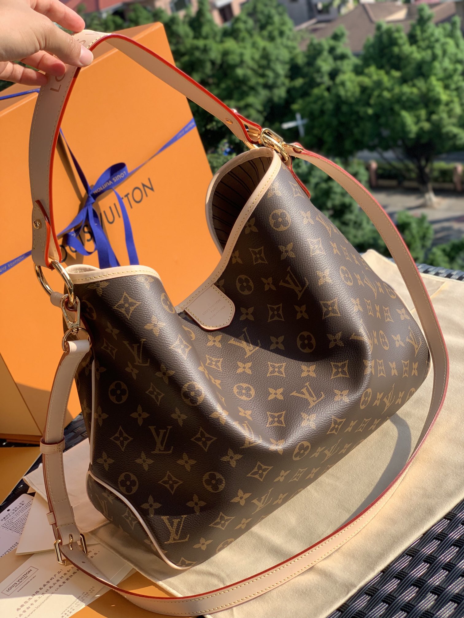 非市场普通货 进口皮料半钢五金 m40352小号尺寸：42*28*14cm 香港贸易公司订单！这是一只超