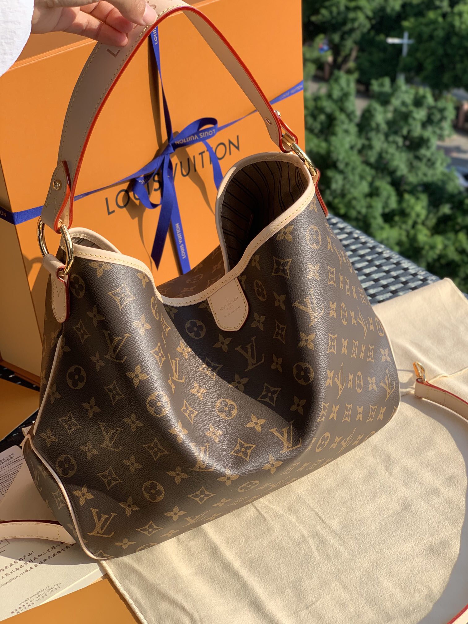 非市场普通货 进口皮料半钢五金 m40352小号尺寸：42*28*14cm 香港贸易公司订单！这是一只超