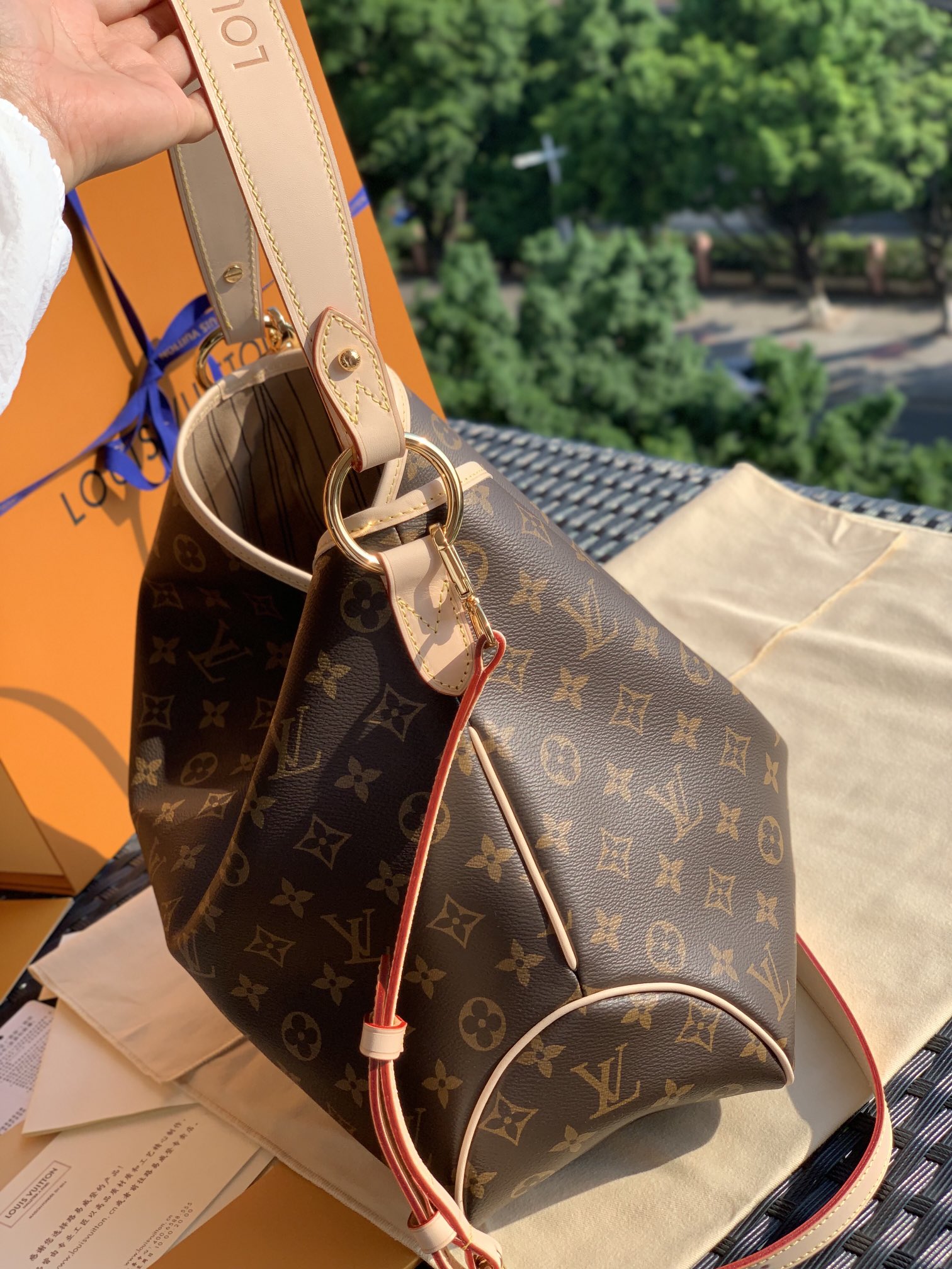 非市场普通货 进口皮料半钢五金 m40352小号尺寸：42*28*14cm 香港贸易公司订单！这是一只超