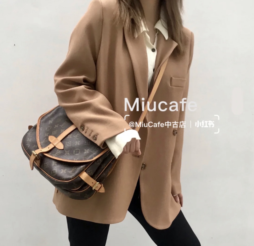 【SAUMUR 小号中古手袋 】M4 老花（双子星）模特图 YSiExLBAG