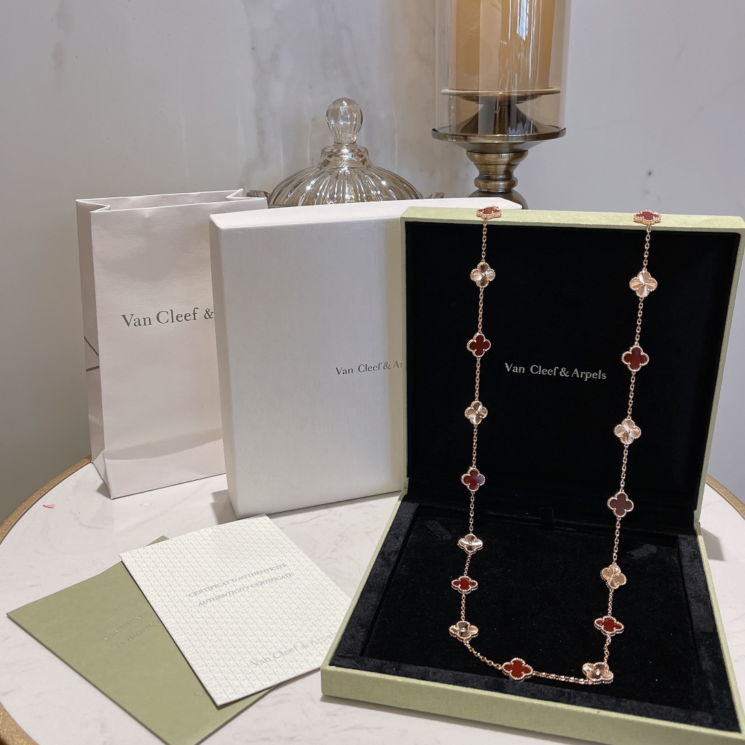 NO:631273,Twenty Pendants Carved Gemstone Long Necklace#Special new model Very limited color combination Rose gold with laser pattern and red onyx Really super exquisite and beautiful First batch of new releases Exclusively available Limited quantity Quickly purchase, necklace, Cartier high-end jewelry19860909二十坠雕花宝石长项链#特别新款 非常限量的颜色组合 玫瑰金配镭射纹配红玛瑙 真的超级精致好看 第一批上新 独家上市 数量有限 快加购,,necklace,卡迪亚高端饰品,Jewelry