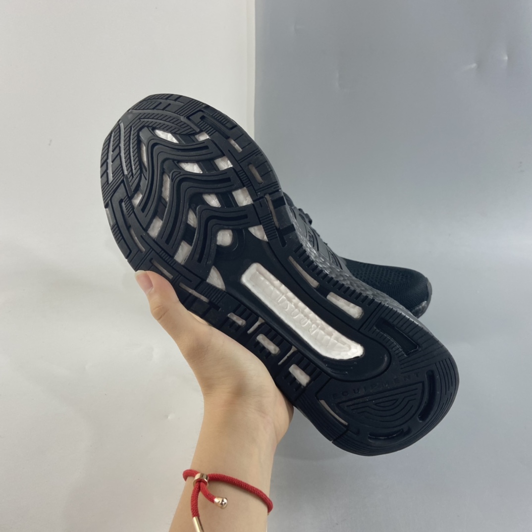 P220 Ad EQUIPMENT+阿迪2021年新款缓震透气爆米花休闲跑鞋 H02752