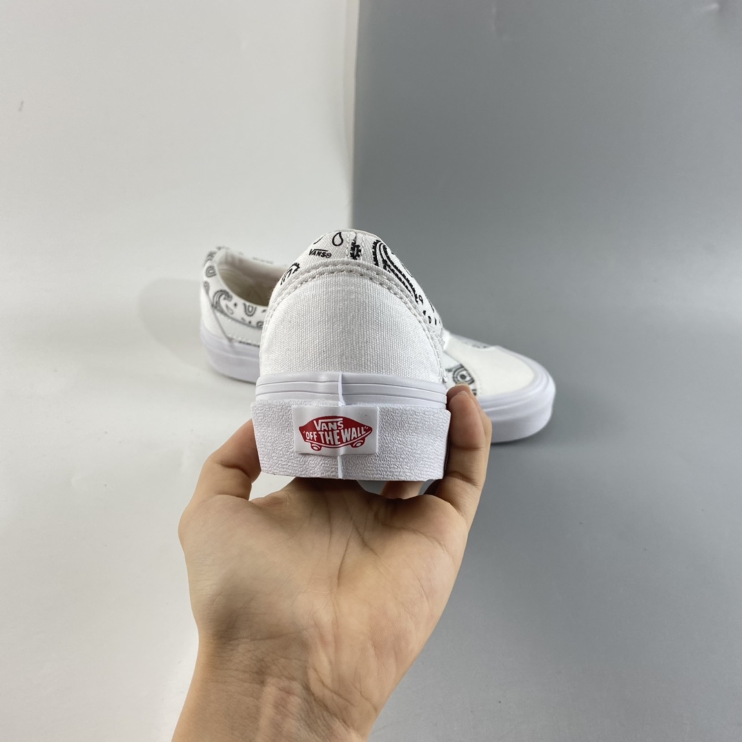 P150  VANS BOLD NI 范斯黑白印花腰果花低帮休闲板鞋 VN0A3WLP42M