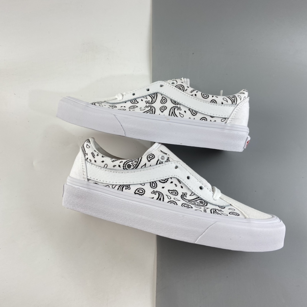 P150  VANS BOLD NI 范斯黑白印花腰果花低帮休闲板鞋 VN0A3WLP42M