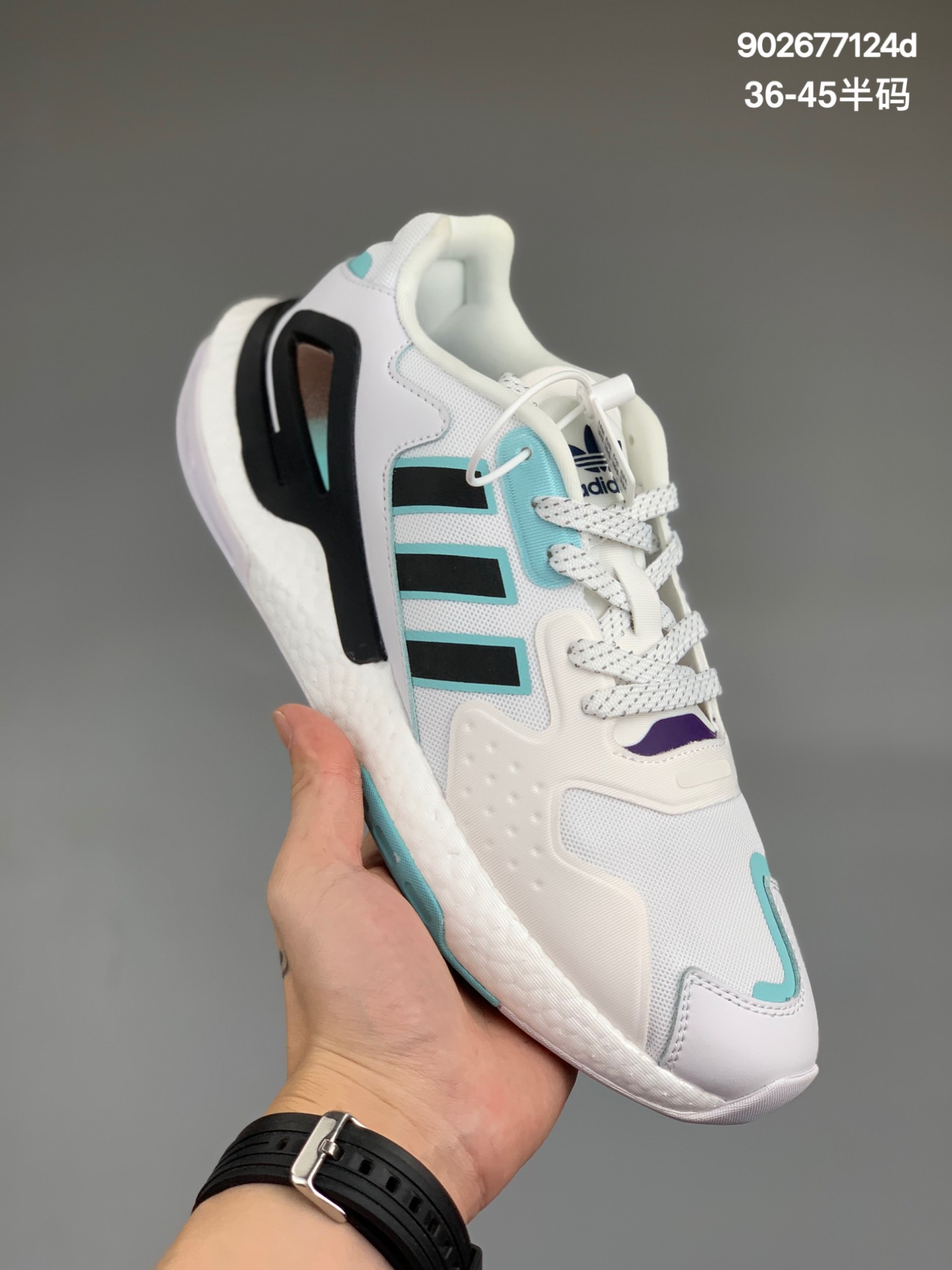 
真爆 全新阿迪AD三叶草 Originals 2020 Day Jogger Boost 慢跑者系列高弹复古休闲运动跑鞋。夜行者2代 货号：GZ2716
原楦型数据开发纸版#网材鞋面搭配合成绒面革饰面#中底嵌入全掌Boost爆米花缓震颗粒材质,棉质脚感体验科技全副武装，街头运动流行解码
Size ：36 36.5 37 38 38.5 39 40 40.5 41 42 42.5 43 44 45
编码:902677124d