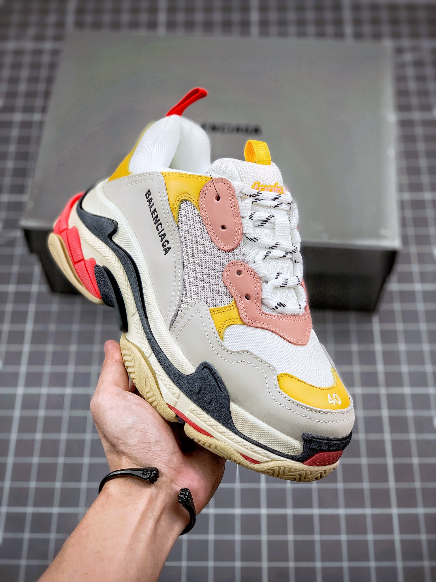 ✈️Balenciaga Triple S blanco rosa claro Balenciaga pura versión original hecha en Italia💯 Fuente correcta bordado eléc…