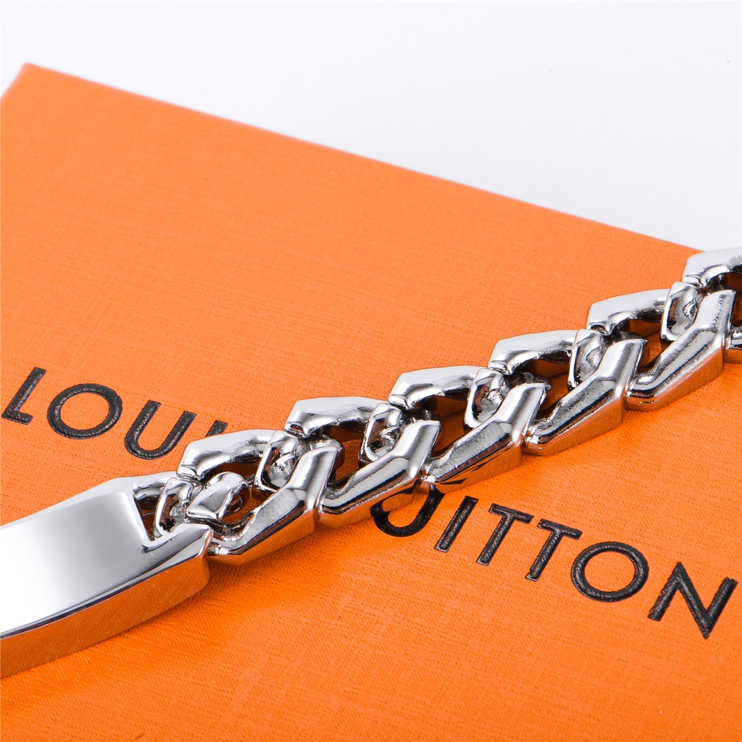 200 Louis Vuitton/路易威登 21ss Chain Links银色手链