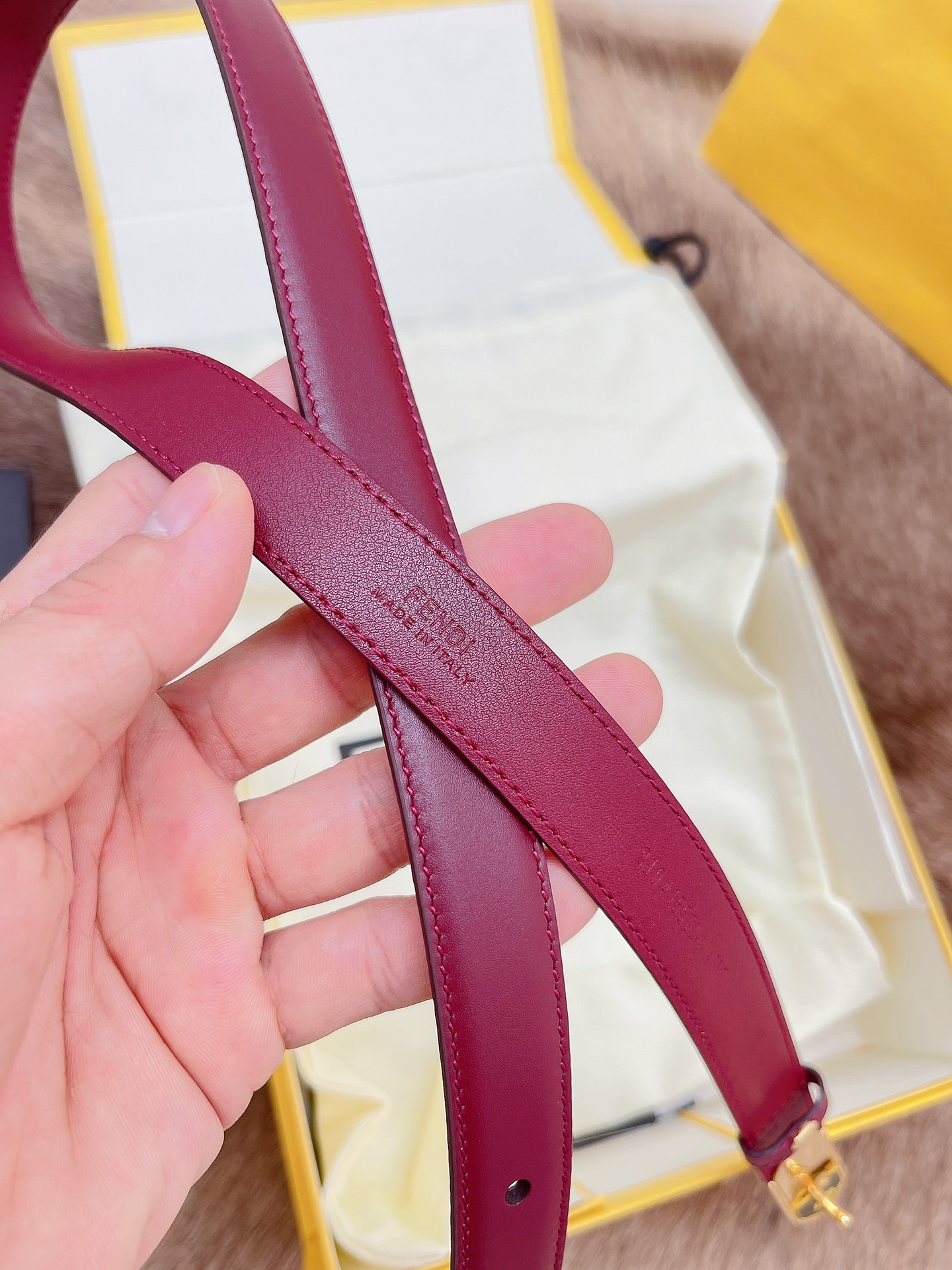 Fendi 五金做工精细 线条流畅 表面光滑 𝐙𝐏电镀工艺 香港通关【𝐇𝐀𝐀𝐒】 进口皮料