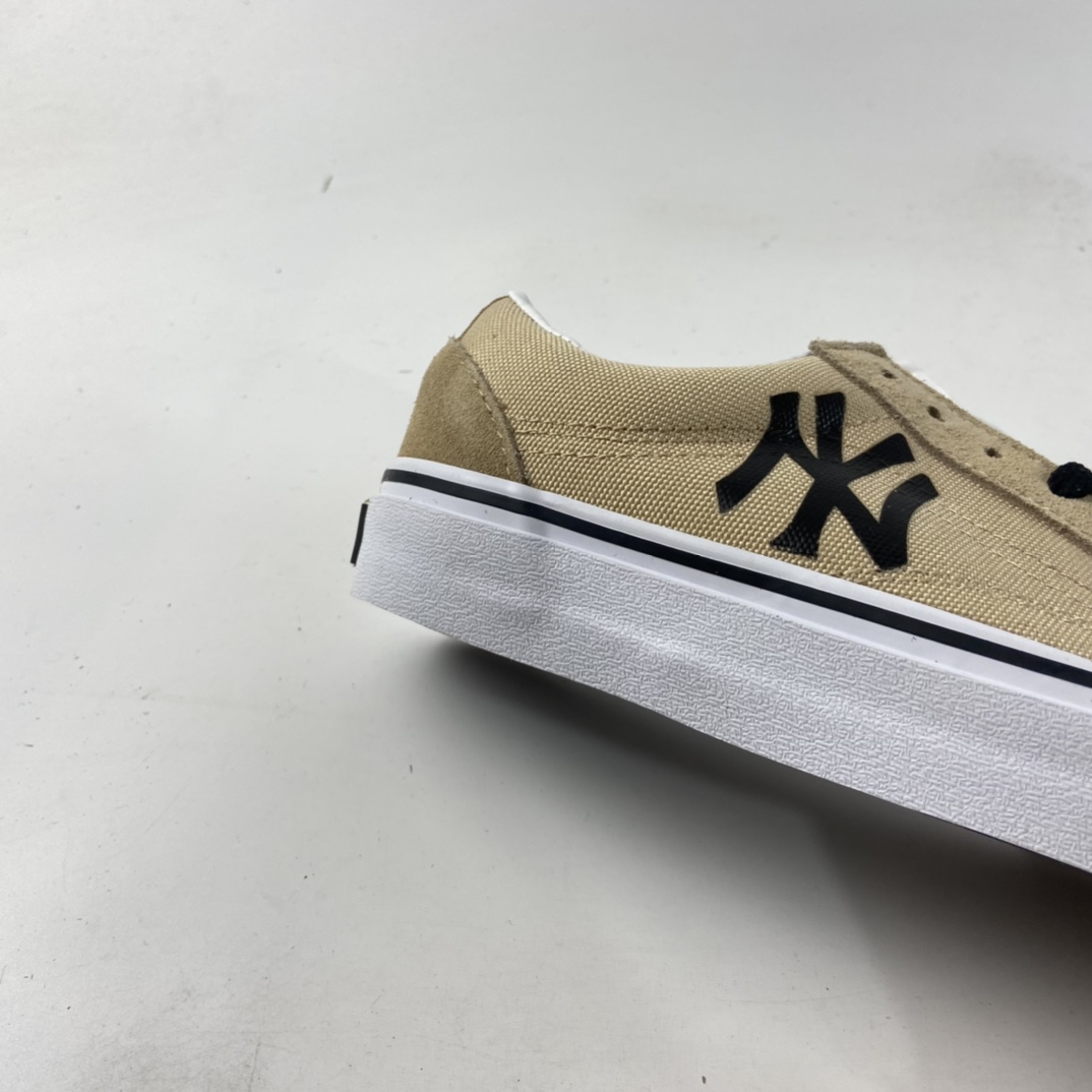 P150  NY × Vans Haven 联名系列低帮休闲板鞋 VN0A38FATC8