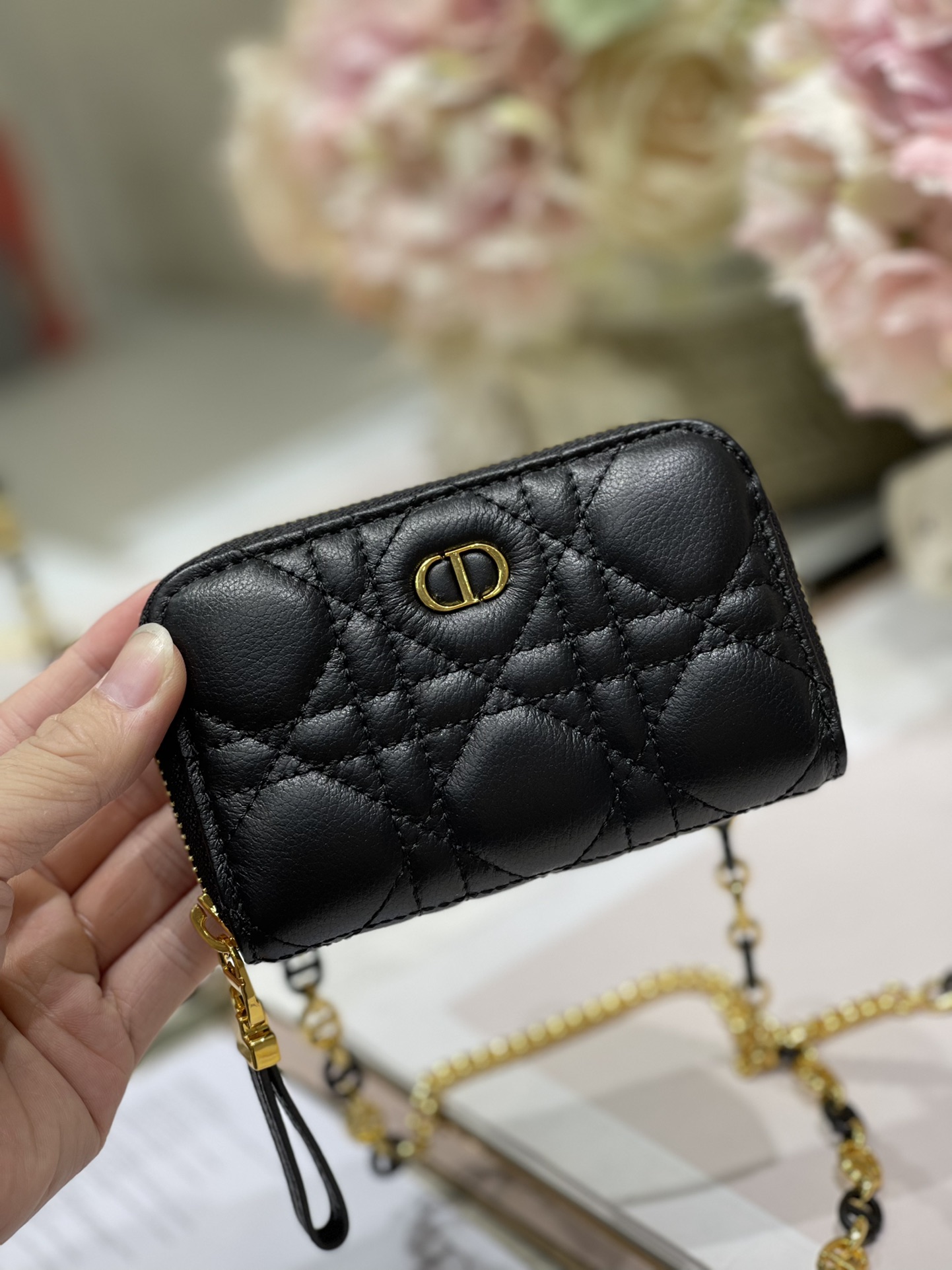 Dior Caro кошелек-клатч на молнии, кожа снаружи и внутри, узор каннаж, съемная цепочка