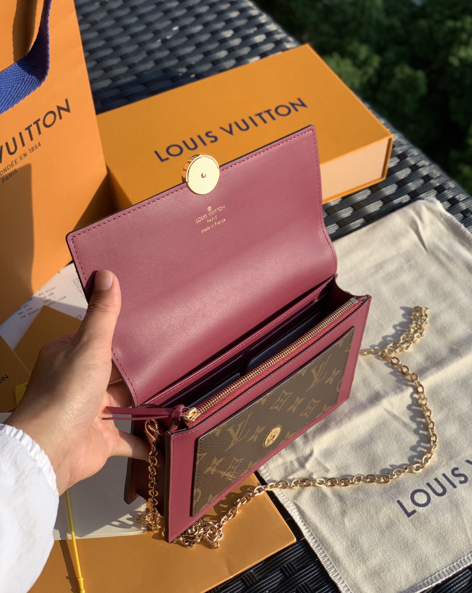 🌼 m67404尺寸17.5 x 11.5 x 3.5 cm 紫色女人味更足！香港贸易公司渠道！FLOR