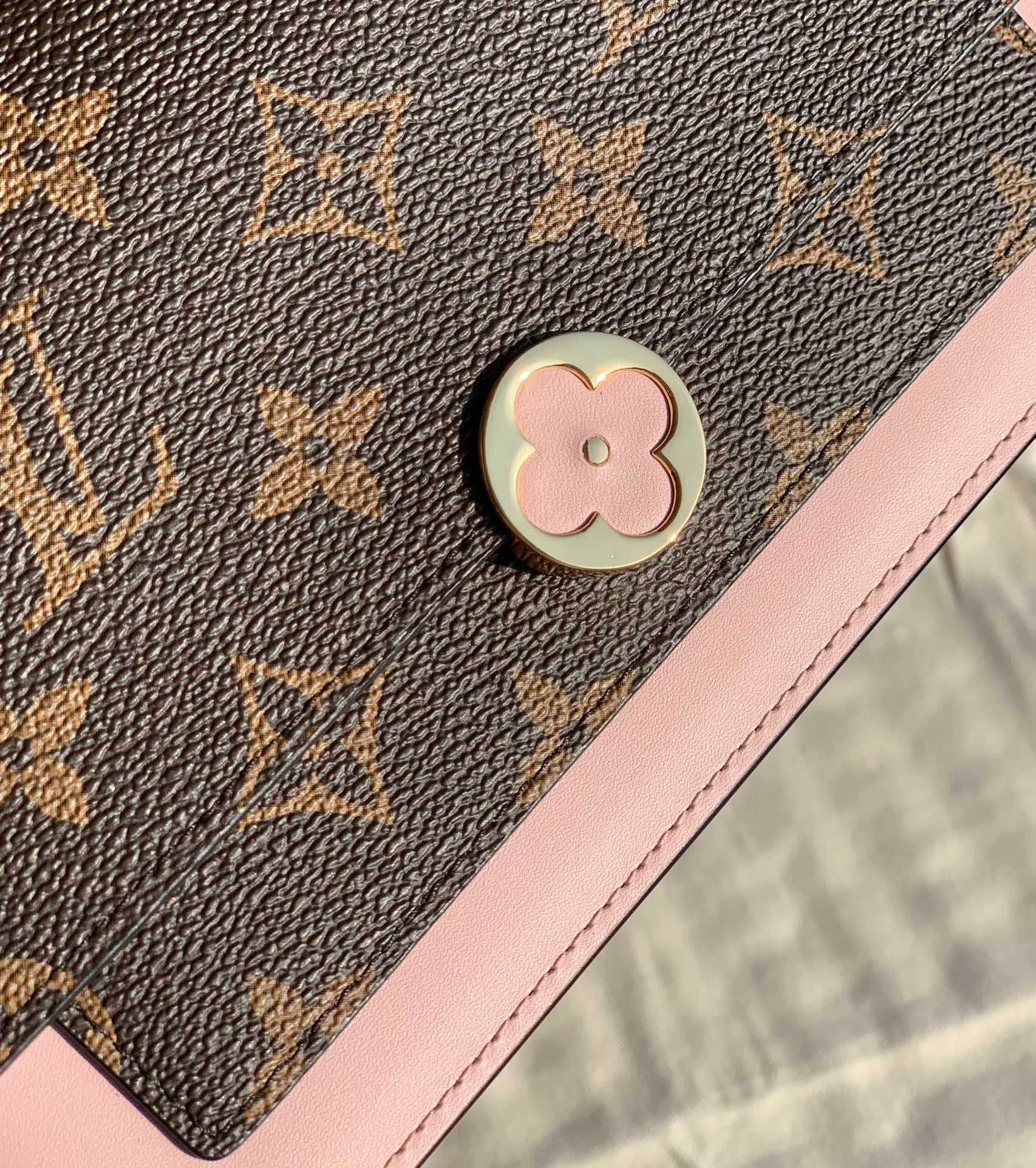 🌼 m67405尺寸17.5 x 11.5 x 3.5 cm 樱花粉绝对是心头号！香港贸易公司渠道！FL