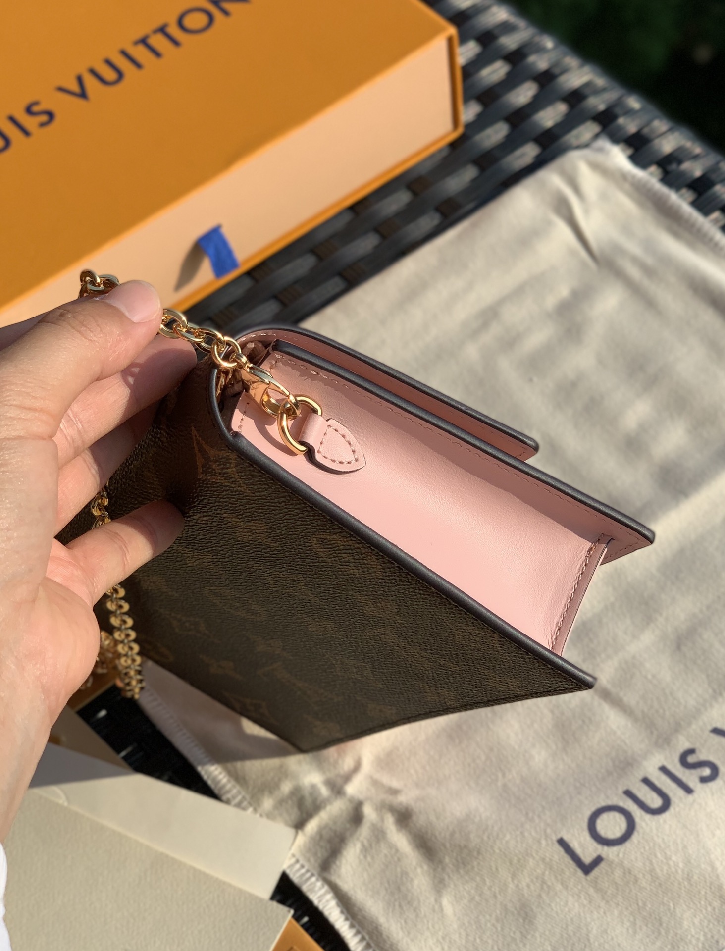 🌼 m67405尺寸17.5 x 11.5 x 3.5 cm 樱花粉绝对是心头号！香港贸易公司渠道！FL