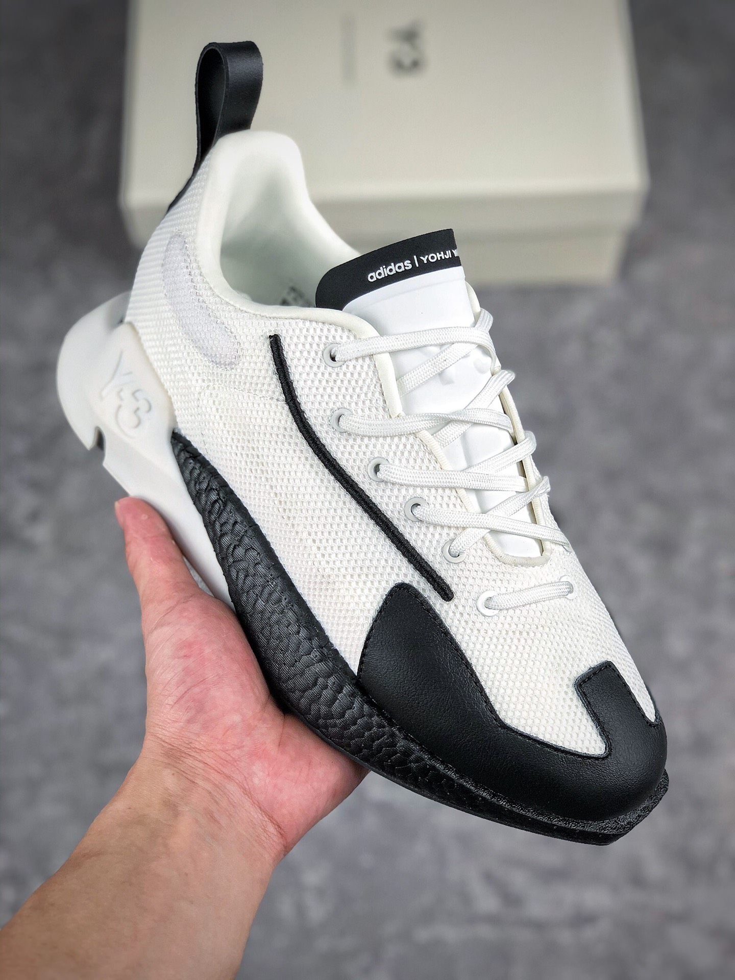  终端放店
Adidas/阿迪达斯 /三本耀司
Y-3 ORISAN 2020新款复古百搭轻量休闲运动老爹慢跑鞋  
广东原厂原盒包装,采用厚重超耐磨真爆米花大底，
进口全头层牛皮结合网纱三层超耐磨弹力里皮，
超软皮面鞋垫组合而成
官方货号：FX1411 FX1412 FX1413 FX1416
码数:38 38.5 39 40 40.5 41 42 42.5 43 44 45