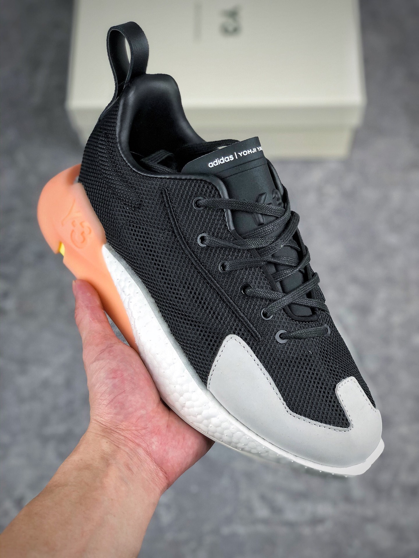  终端放店
Adidas/阿迪达斯 /三本耀司
Y-3 ORISAN 2020新款复古百搭轻量休闲运动老爹慢跑鞋  
广东原厂原盒包装,采用厚重超耐磨真爆米花大底，
进口全头层牛皮结合网纱三层超耐磨弹力里皮，
超软皮面鞋垫组合而成
官方货号：FX1411 FX1412 FX1413 FX1416
码数:38 38.5 39 40 40.5 41 42 42.5 43 44 45