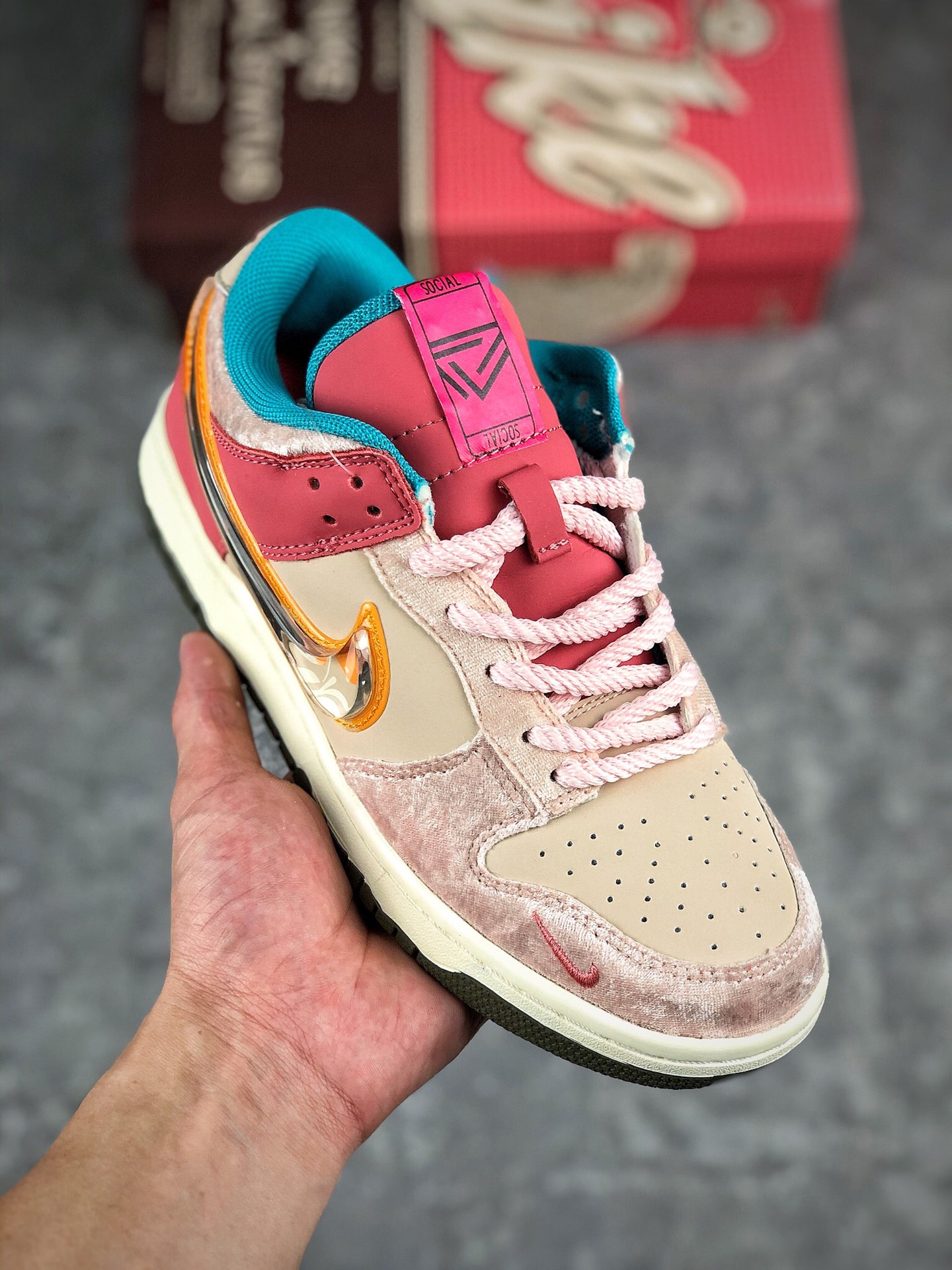  支持放店
Social Status X Nike Dunk low 草莓牛奶
货号:DM3349-600
尺码:36-40真标带半码