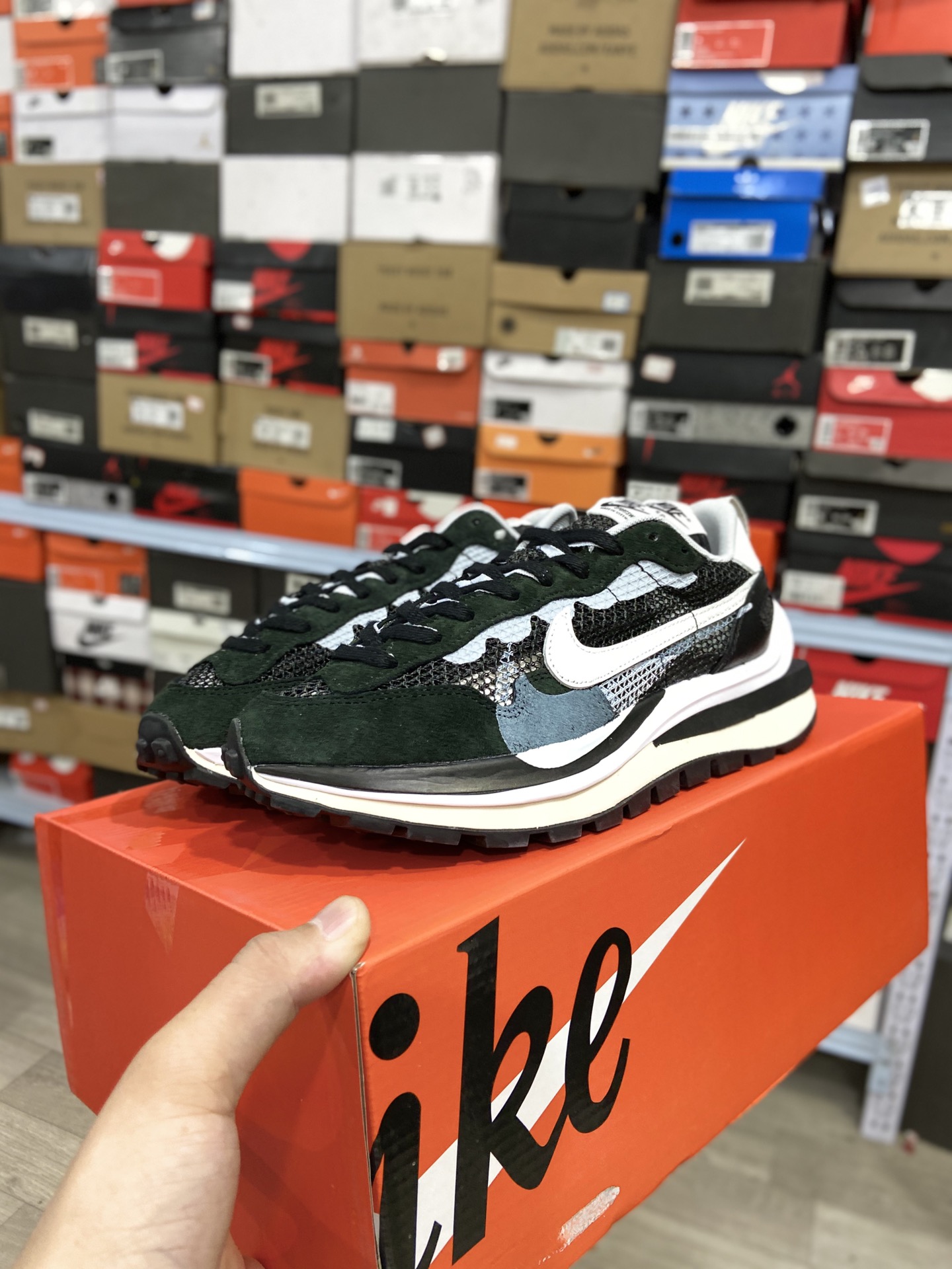 260 Sacai X NIKe regasus vaporrly SP 华夫三代3.0走秀鞋身材质由翻毛皮CV1363-001