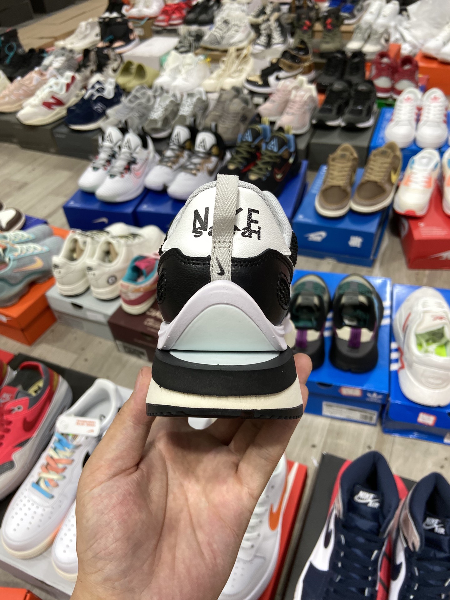 260 Sacai X NIKe regasus vaporrly SP 华夫三代3.0走秀鞋身材质由翻毛皮CV1363-001