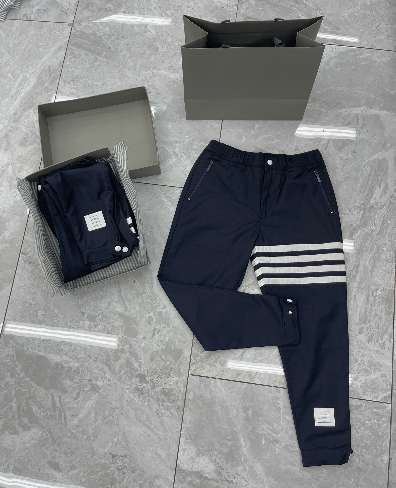 톰브라운 남성 바지 126345 Thom Browne Pants 썸네일 이미지
