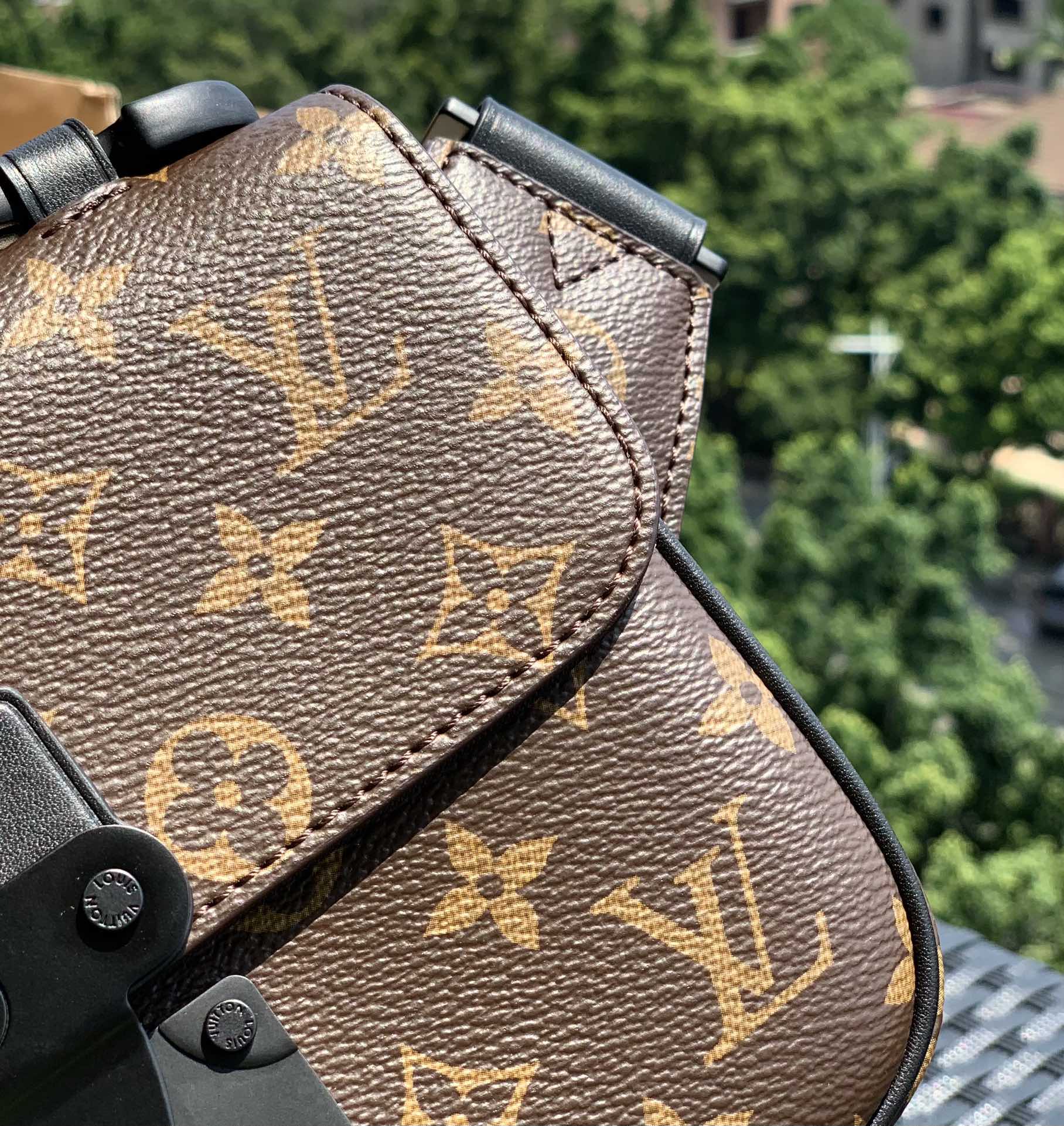 🌼 m45807尺寸21 x 15 x 4 cm真真正正的独家原厂渠道 ！趁热打铁出的这款s lock 