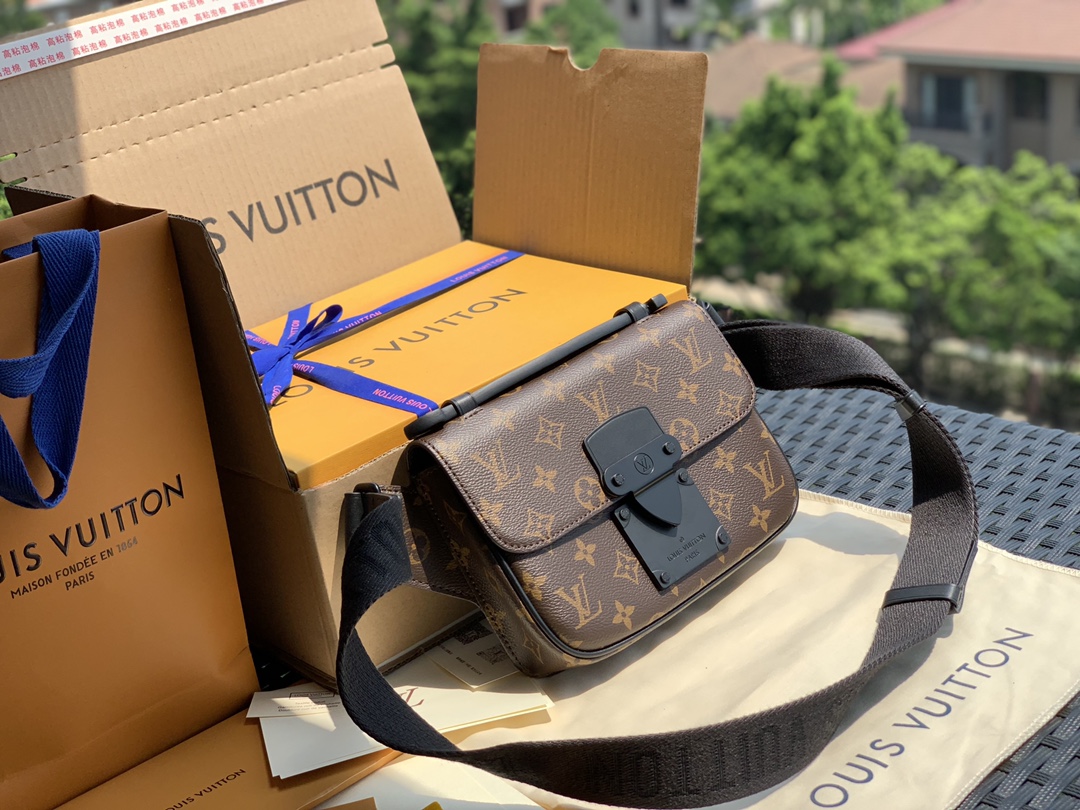 🌼 m45807尺寸21 x 15 x 4 cm真真正正的独家原厂渠道 ！趁热打铁出的这款s lock 