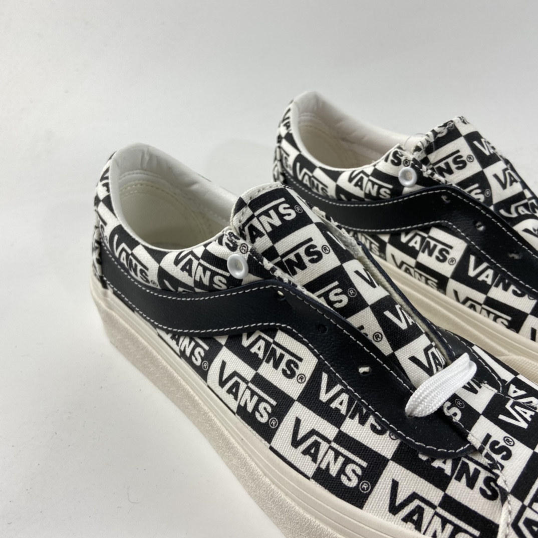 P150  VANS BOLD NI 黑白LOGO印花板鞋休闲鞋 VN0A5DYA9HG