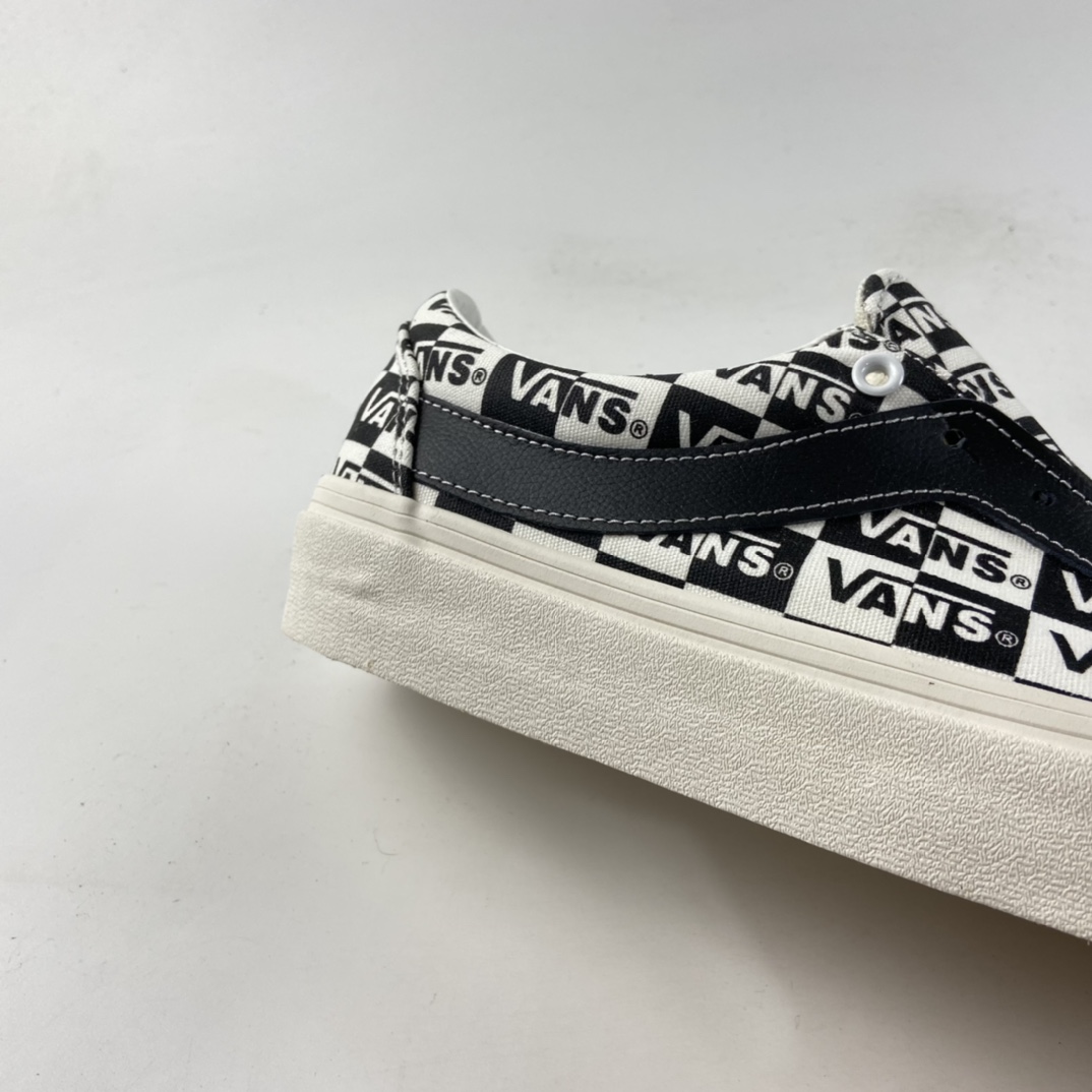 P150  VANS BOLD NI 黑白LOGO印花板鞋休闲鞋 VN0A5DYA9HG