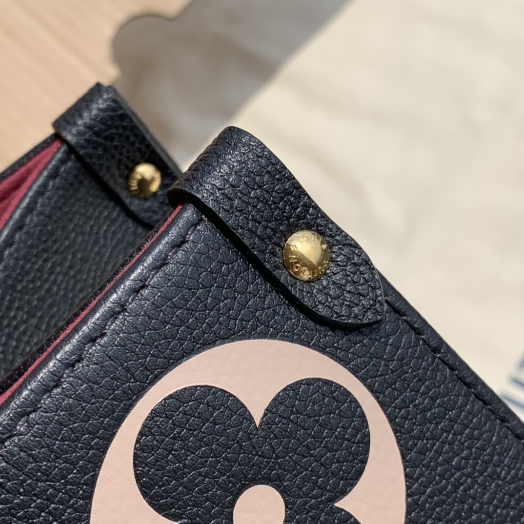 非市场普通货 进口皮料半钢五金 m45495中号尺寸35×27×14cm 新款拼色，最新款onthego