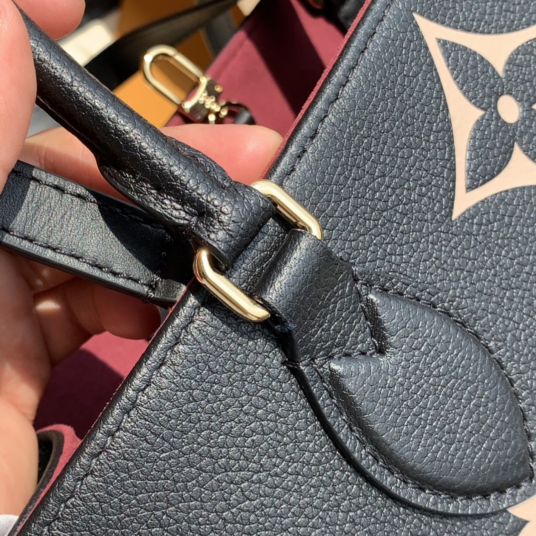 非市场普通货 进口皮料半钢五金 m45495中号尺寸35×27×14cm 新款拼色，最新款onthego