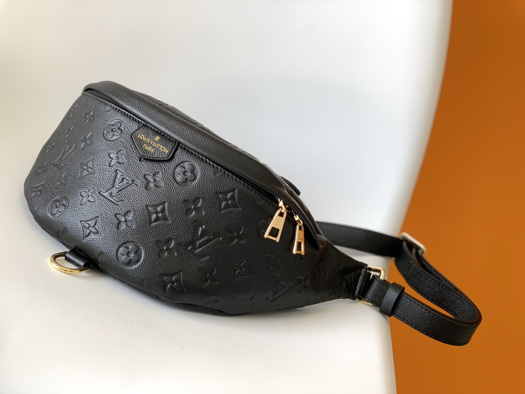 Louis Vuitton Bumbag Monogram Embossed Leather Belt Bag M44812 2 i1630741404 5552 0