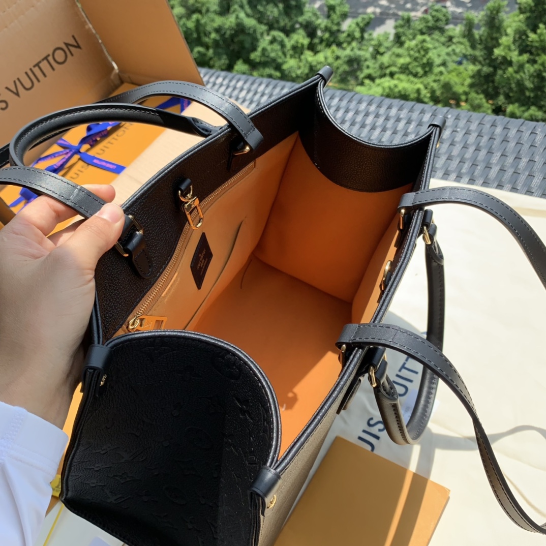 非市场普通货 进口皮料半钢五金 m45595中号尺寸35×27×14cm 比起大号的尺寸 ，这款中号会显