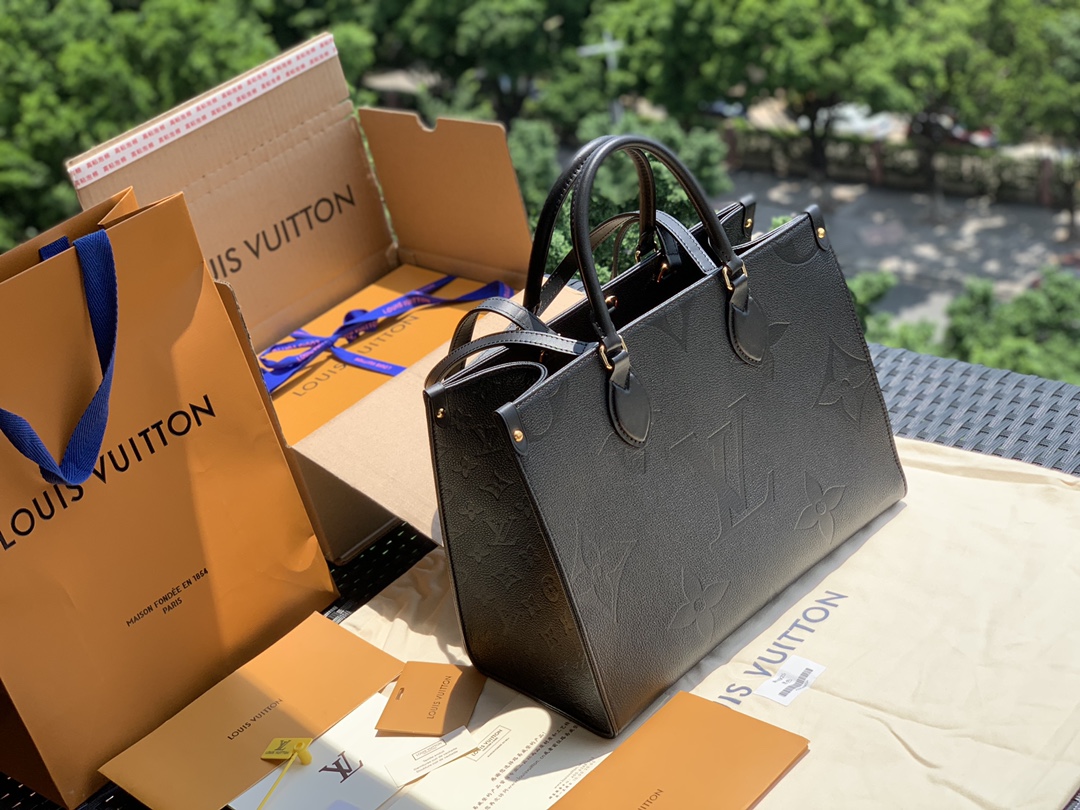 非市场普通货 进口皮料半钢五金 m45595中号尺寸35×27×14cm 比起大号的尺寸 ，这款中号会显