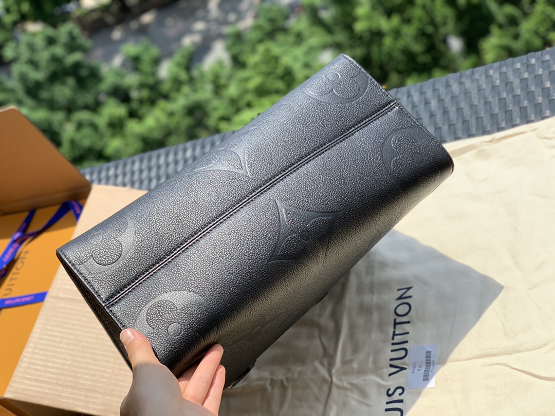 非市场普通货 进口皮料半钢五金 m45595中号尺寸35×27×14cm 比起大号的尺寸 ，这款中号会显