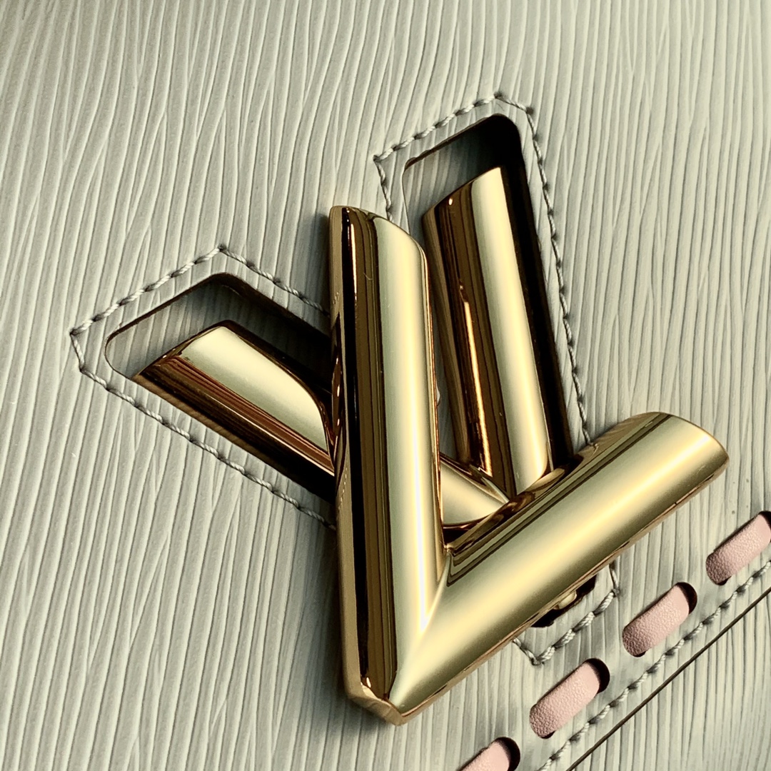 Louis Vuitton LV Twist MM bag M58606