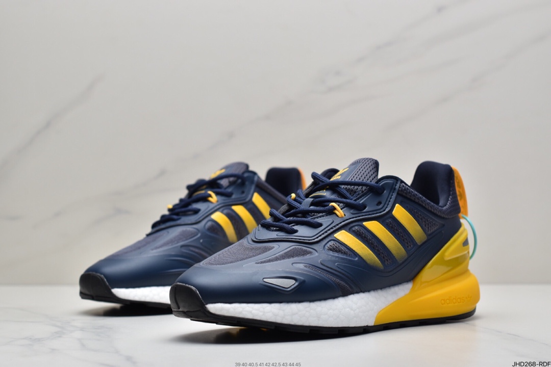 190 阿迪达斯AD Originals ZX 2K Boost 2.0采用科技风设计GZ8283