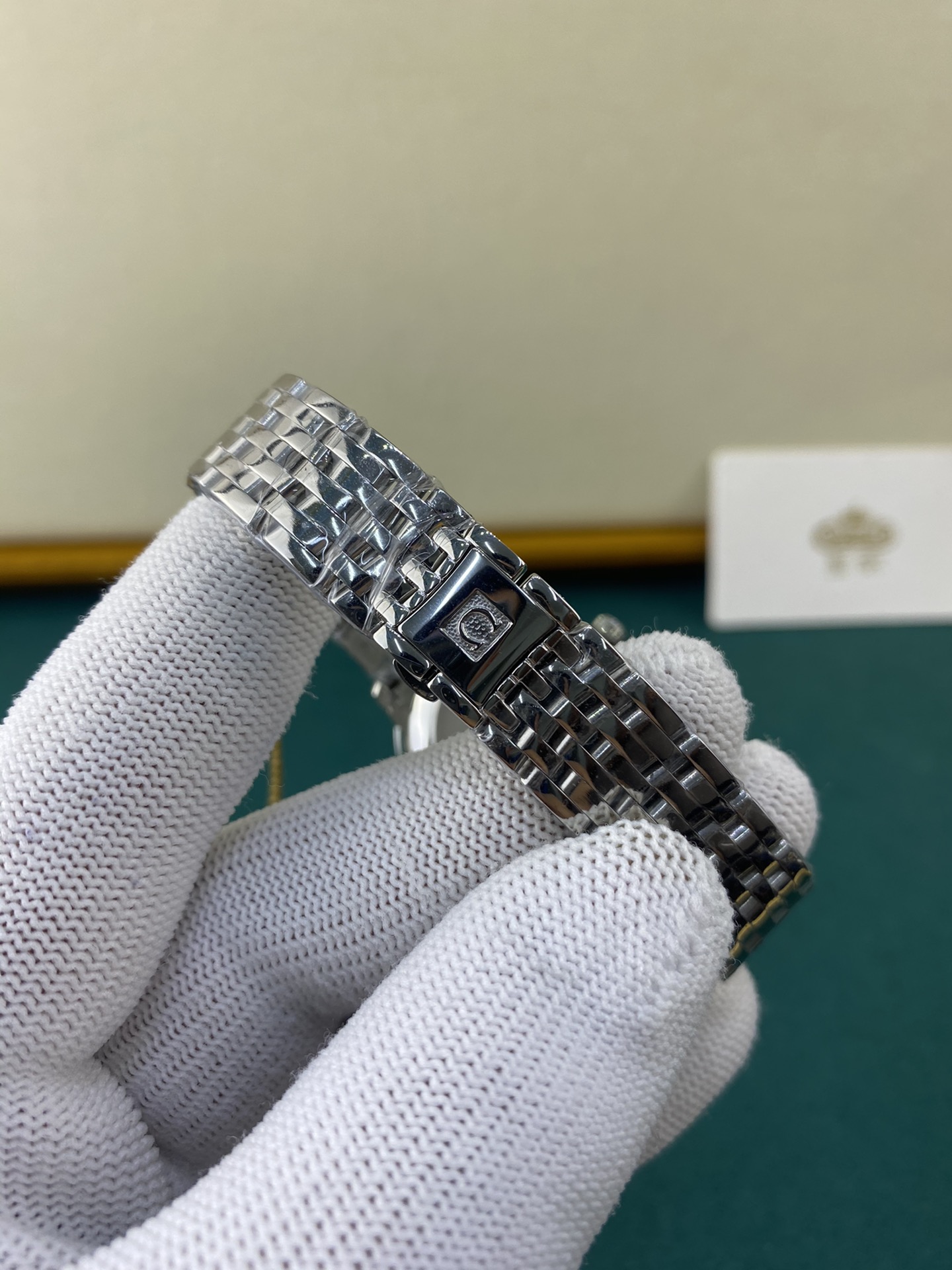 Omega 皇家 欧米茄蝶飞系列靓丽女款