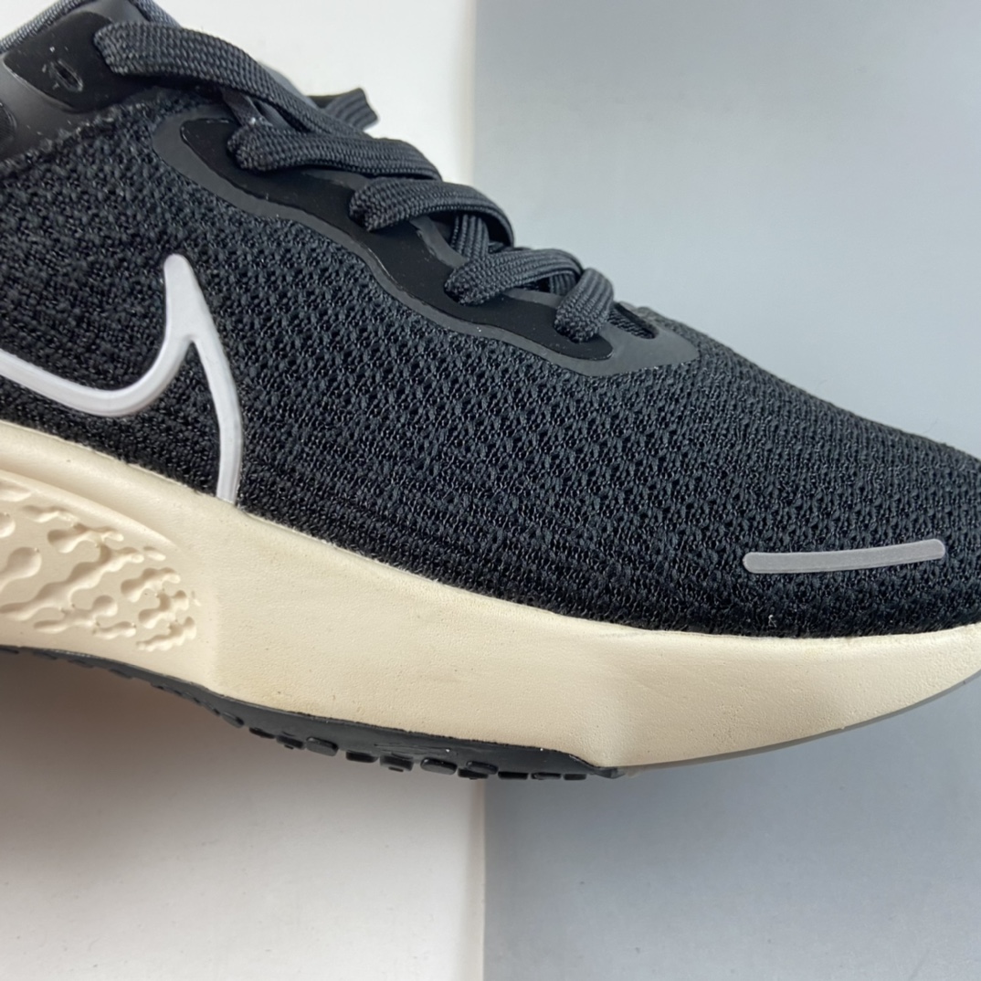 P220   NIKE React Infinity Run Flyknit  全新跑步鞋系列跑步鞋 CT2228-001
